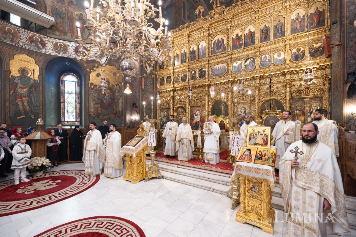 Darul preoţiei pentru un arhidiacon psalt al Catedralei Patriarhale 362260