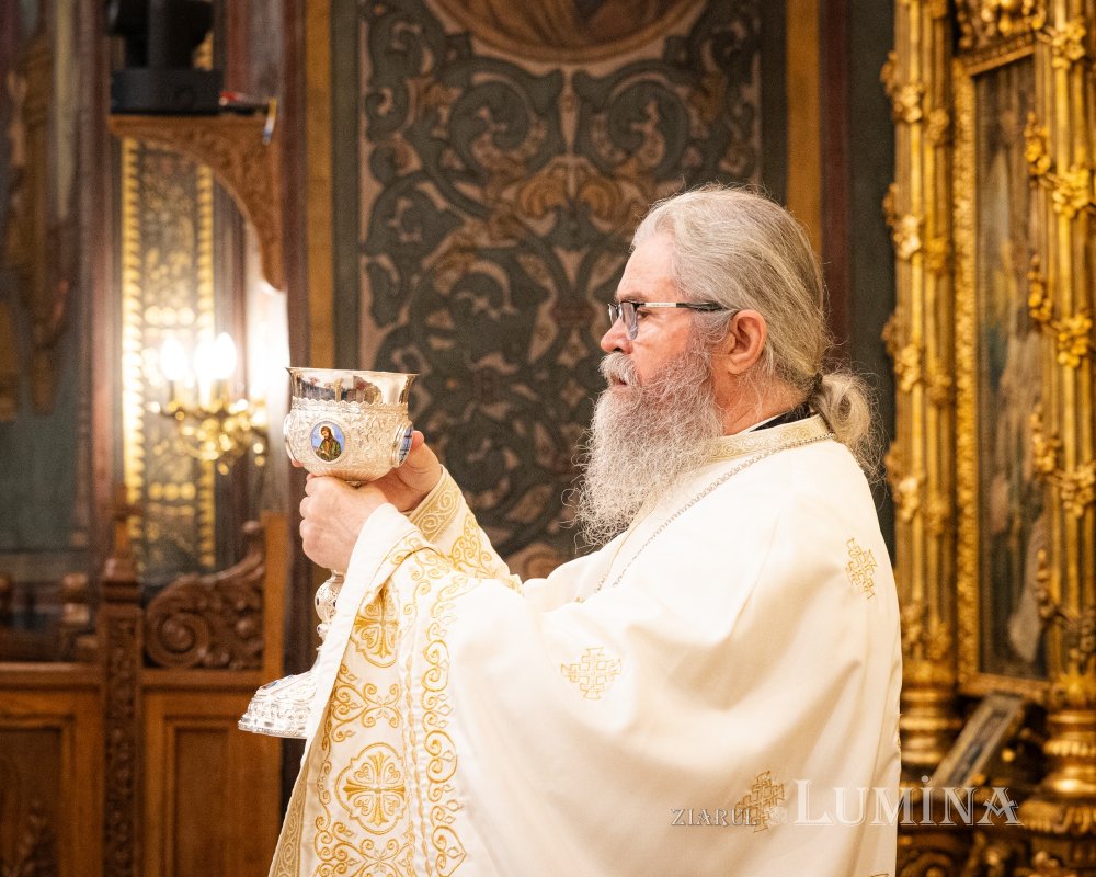 Darul preoţiei pentru un arhidiacon psalt al Catedralei Patriarhale 362269
