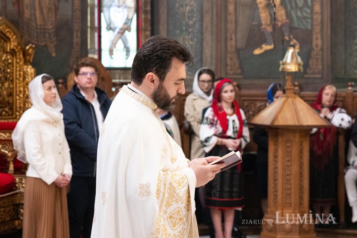Darul preoţiei pentru un arhidiacon psalt al Catedralei Patriarhale 362270