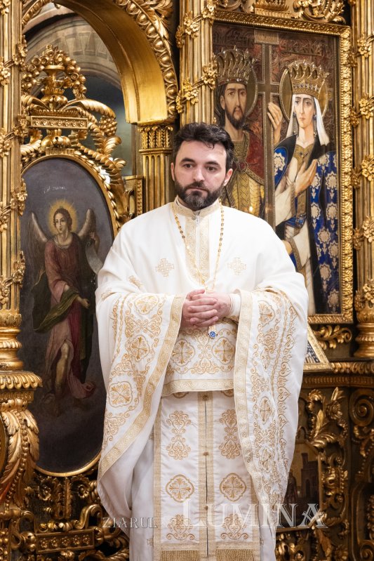 Darul preoţiei pentru un arhidiacon psalt al Catedralei Patriarhale 362274