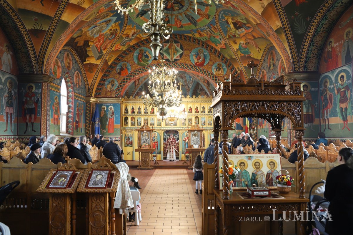 Familia preotului, inima comunităţii din Lisa 362615