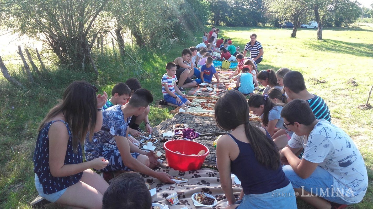 Familia preotului, inima comunităţii din Lisa 362629