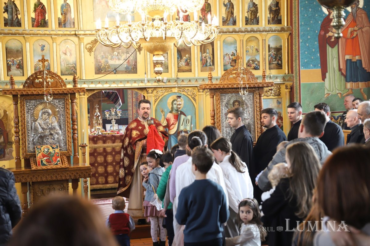 Familia preotului, inima comunităţii din Lisa 362632