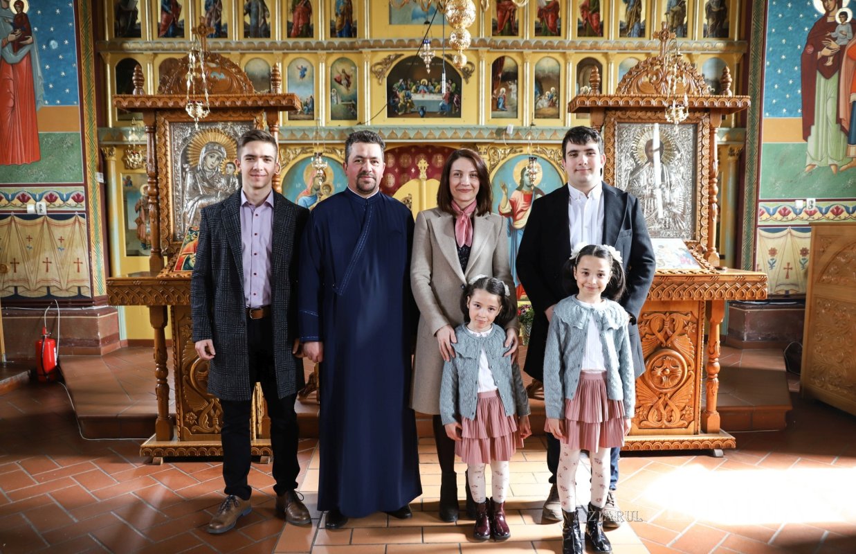 Familia preotului, inima comunităţii din Lisa 362641