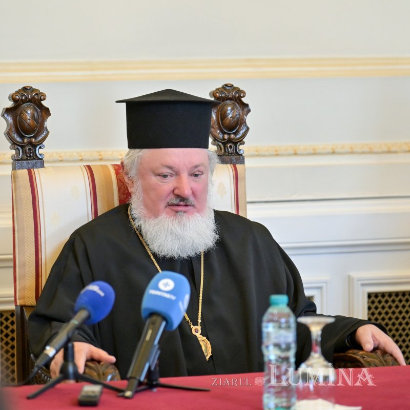 Cercetași creștini ortodocși la Palatul Patriarhiei din București  362849