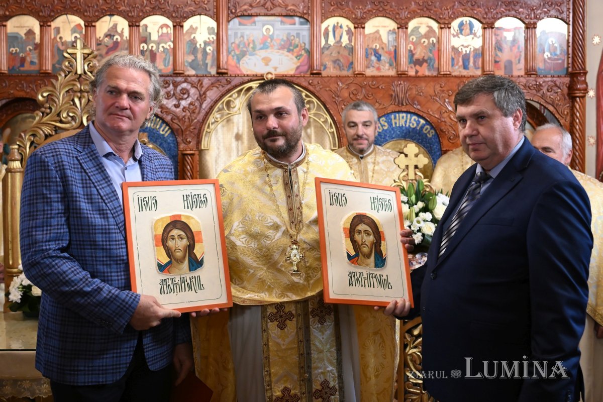 Sfințirea centrului multifuncțional al Parohiei Dragomirești-Deal din Ilfov 363129