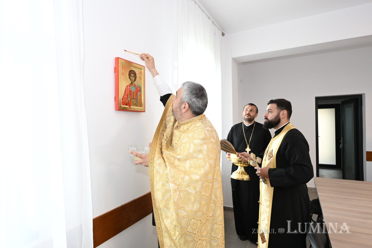 Sfințirea centrului multifuncțional al Parohiei Dragomirești-Deal din Ilfov 363137