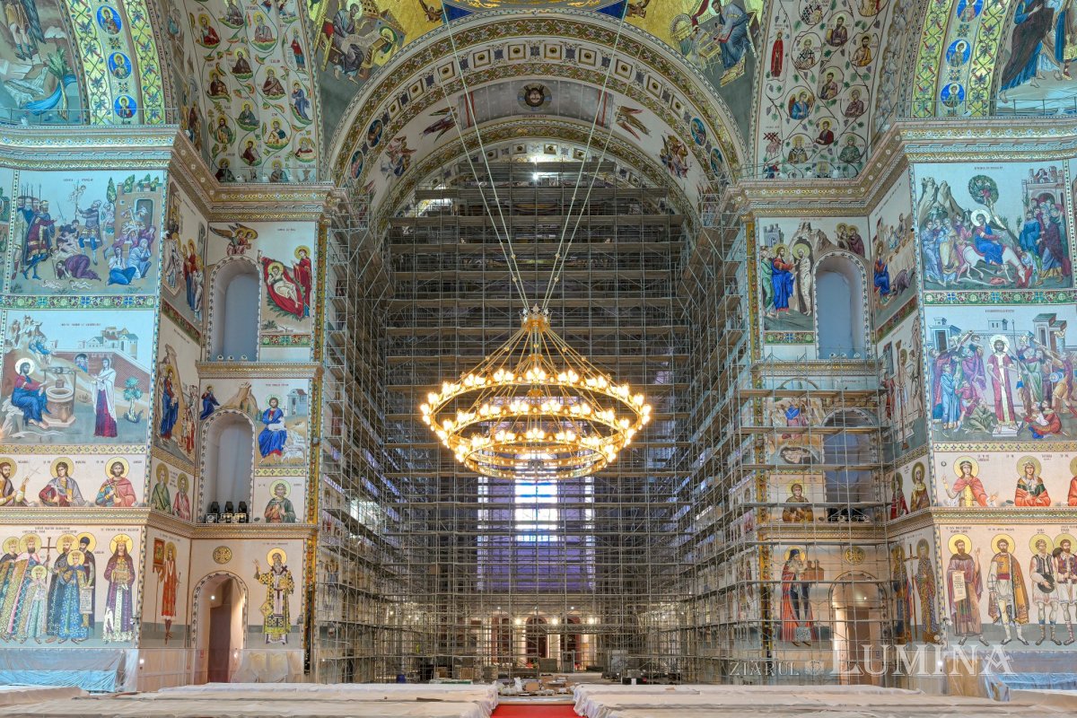 Lucrările de pictură la Catedrala Națională în lumina sărbătorii Înălțării Domnului 363222