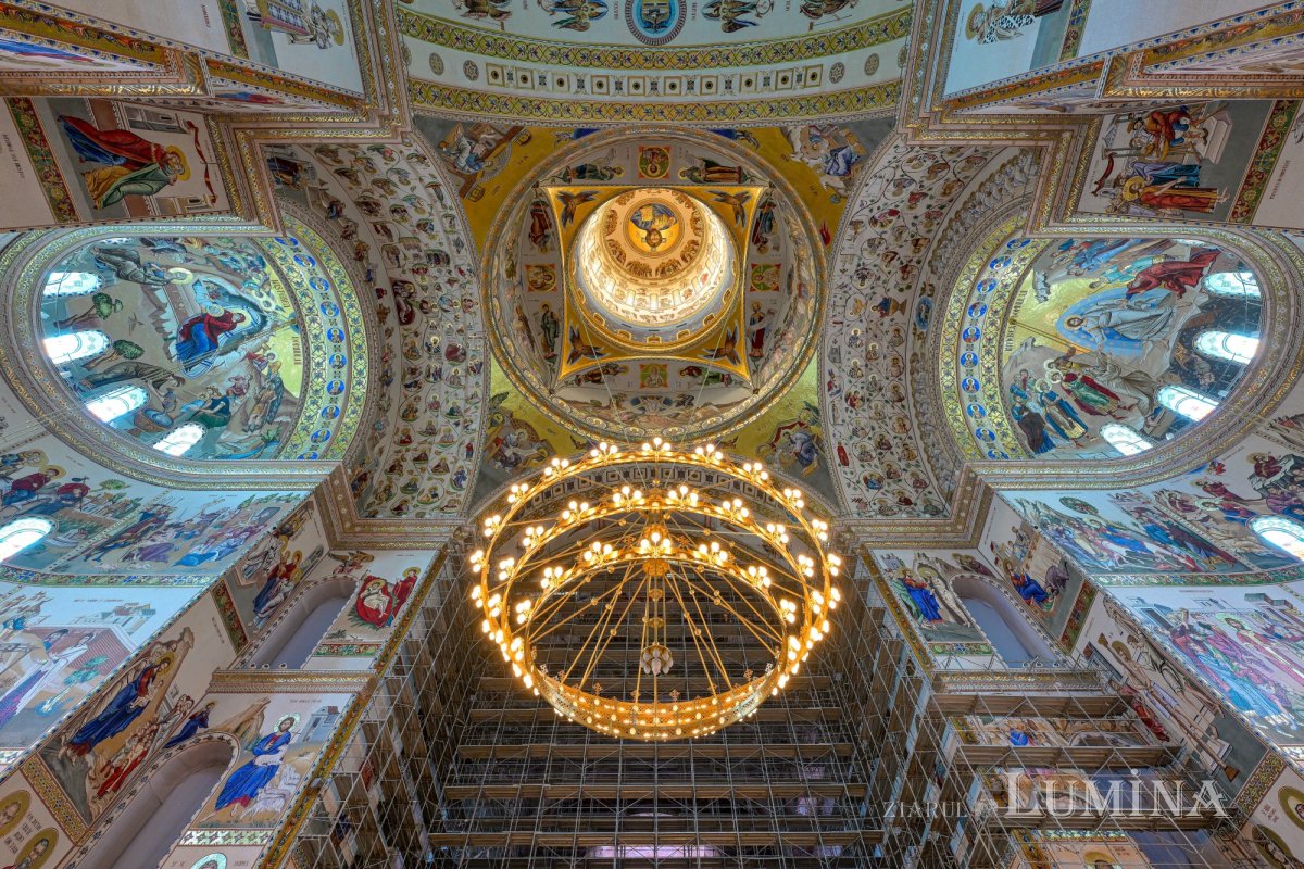 Lucrările de pictură la Catedrala Națională în lumina sărbătorii Înălțării Domnului 363224