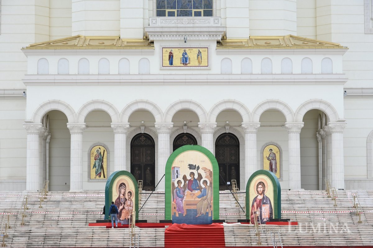 Lucrările de pictură la Catedrala Națională în lumina sărbătorii Înălțării Domnului 363231