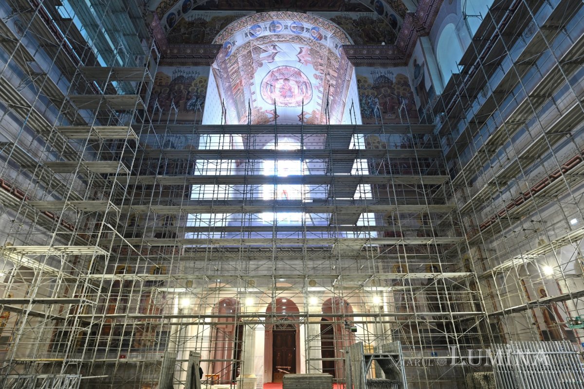 Lucrările de pictură la Catedrala Națională în lumina sărbătorii Înălțării Domnului 363238