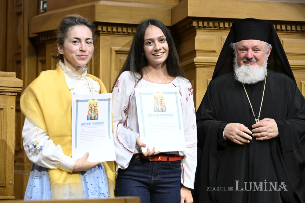 Premierea câștigătorilor concursului național catehetic la Palatul Patriarhiei 363312