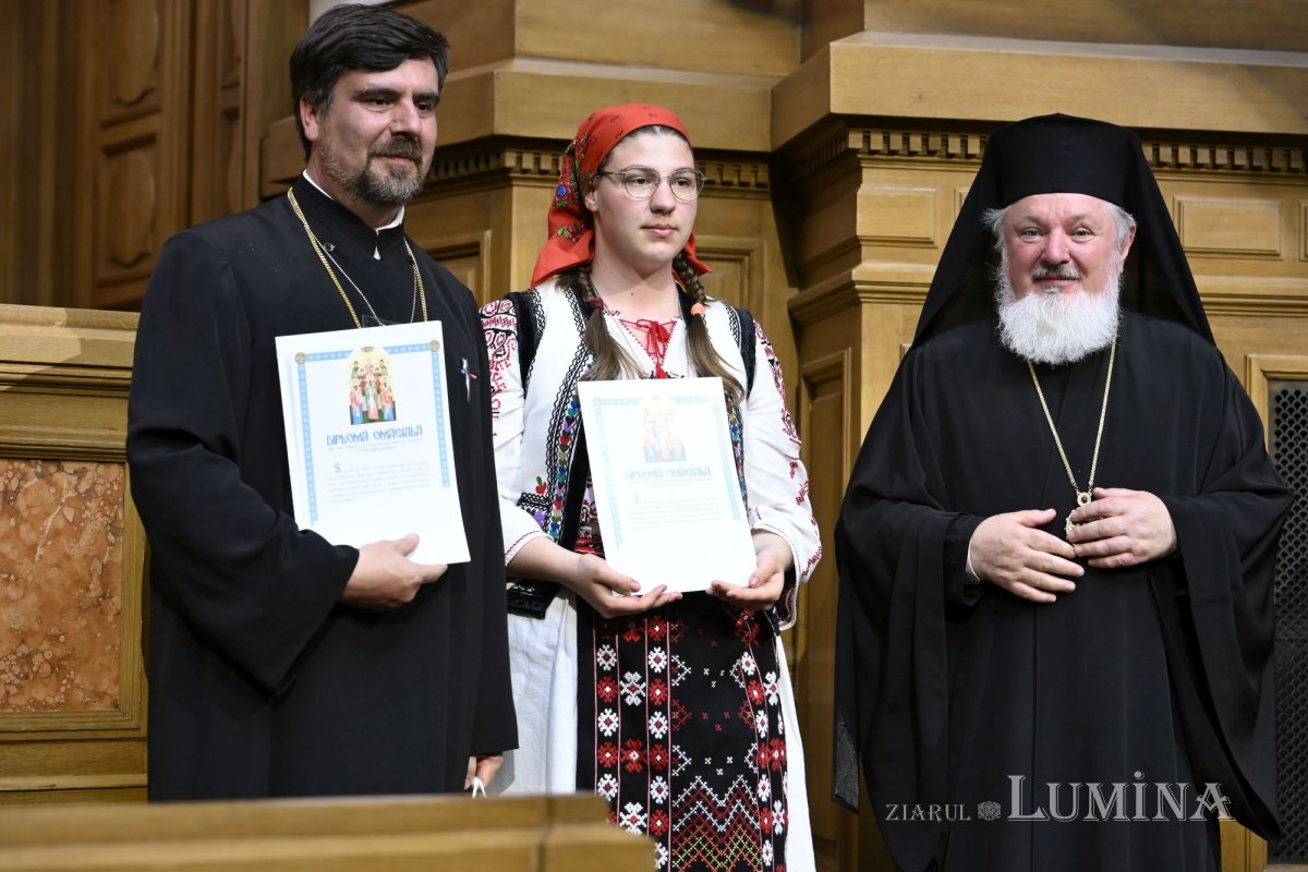 Premierea câștigătorilor concursului național catehetic la Palatul Patriarhiei 363313