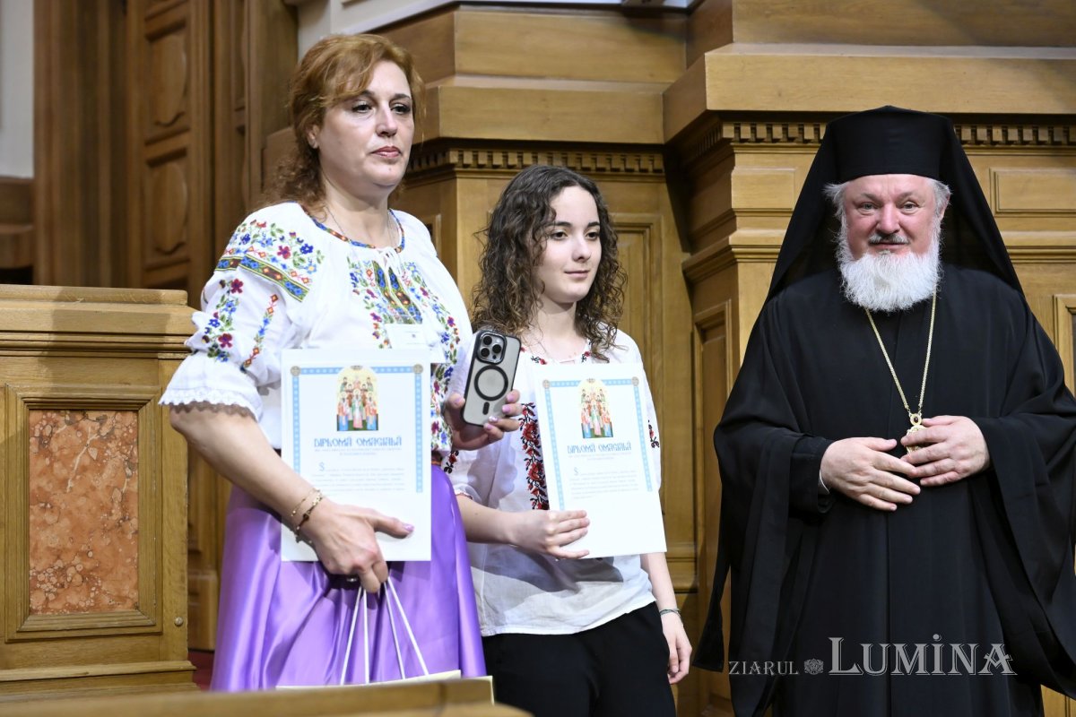 Premierea câștigătorilor concursului național catehetic la Palatul Patriarhiei 363315