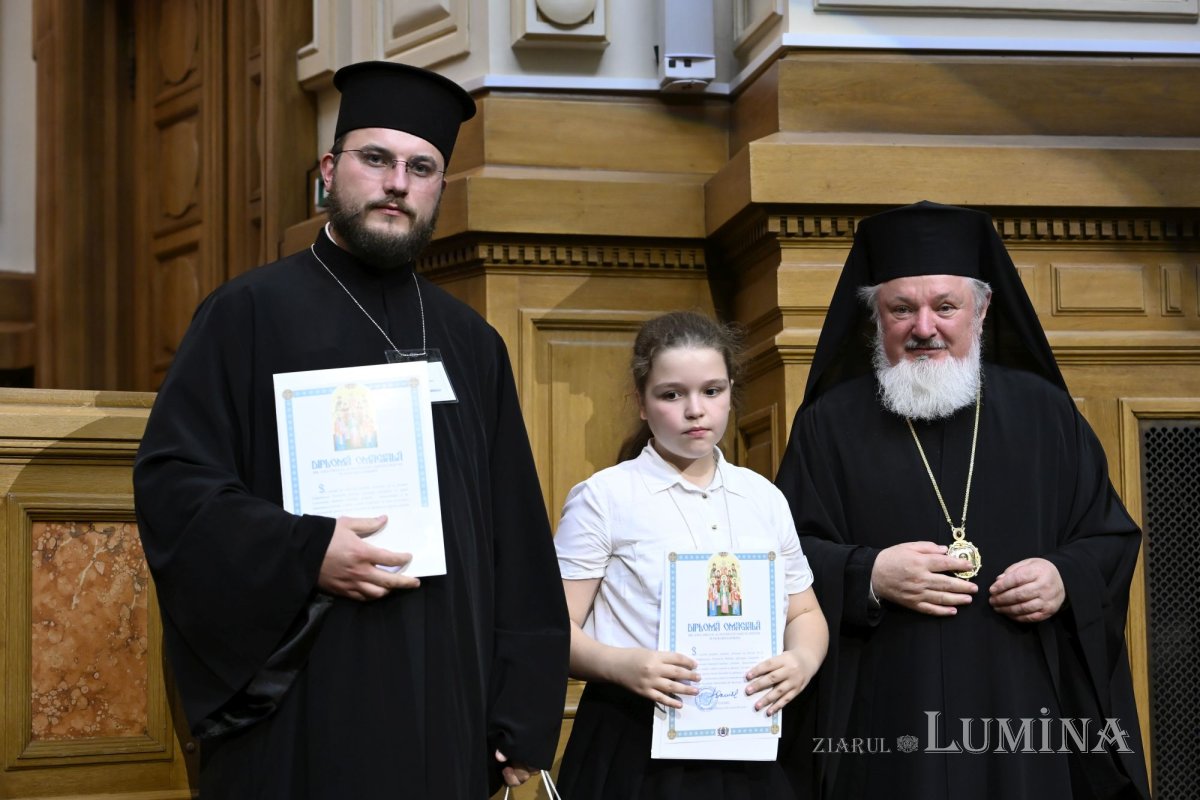 Premierea câștigătorilor concursului național catehetic la Palatul Patriarhiei 363316