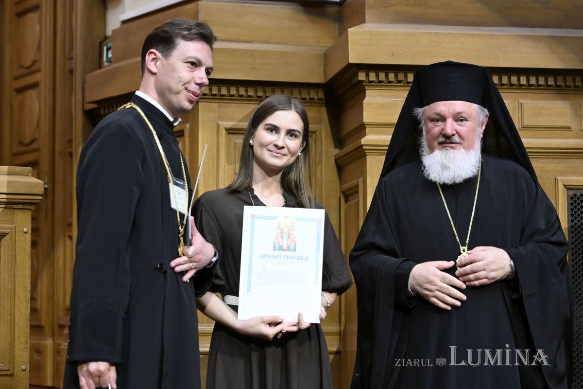 Premierea câștigătorilor concursului național catehetic la Palatul Patriarhiei 363321