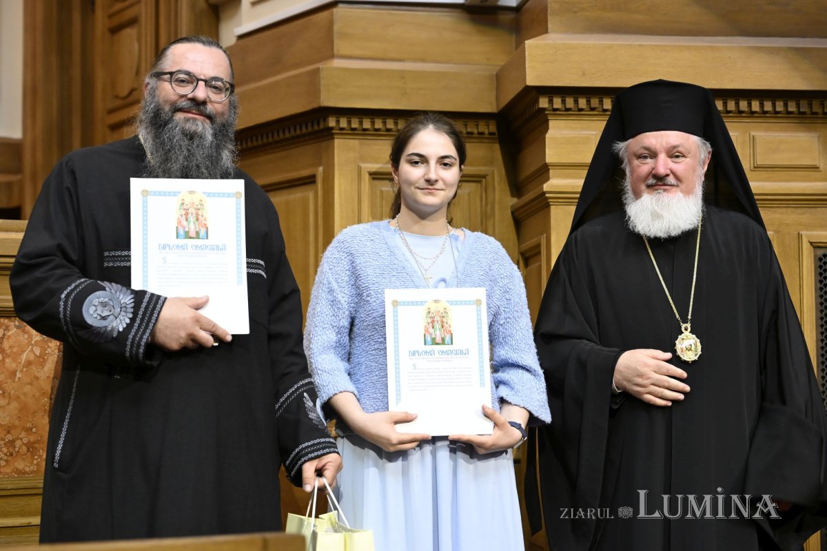 Premierea câștigătorilor concursului național catehetic la Palatul Patriarhiei 363325