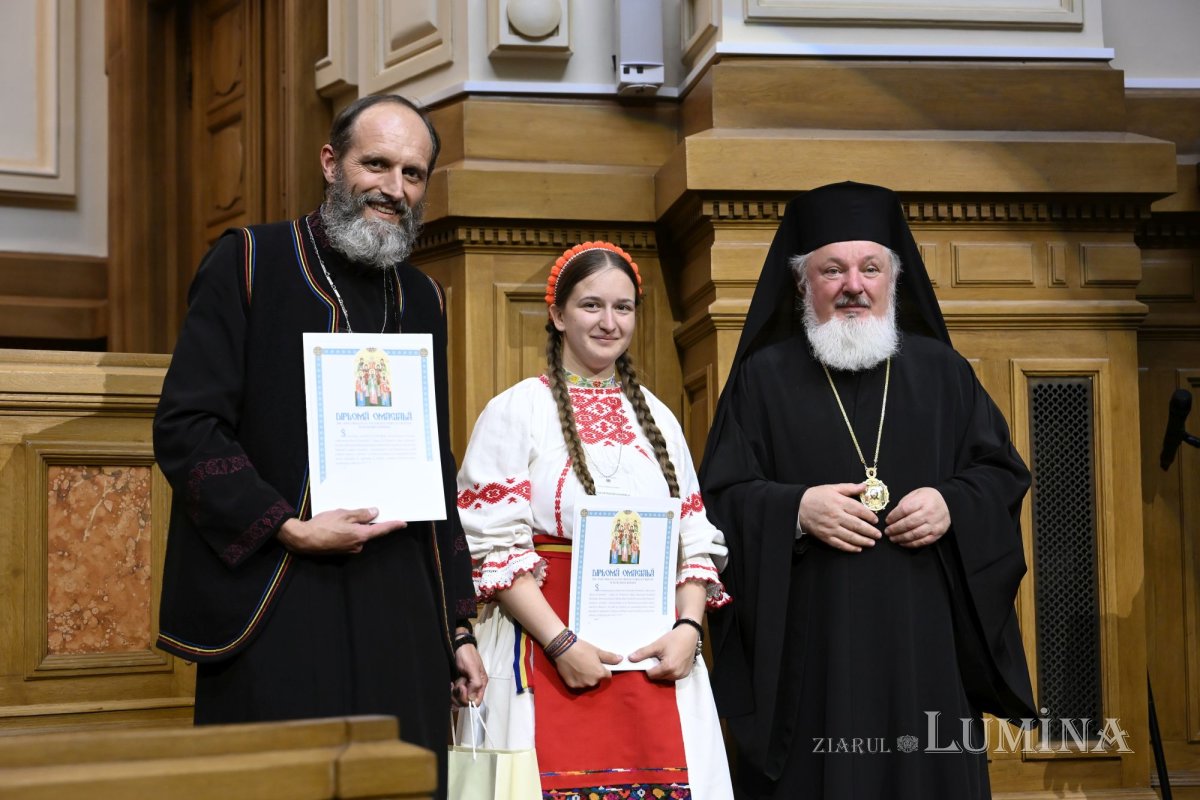 Premierea câștigătorilor concursului național catehetic la Palatul Patriarhiei 363328