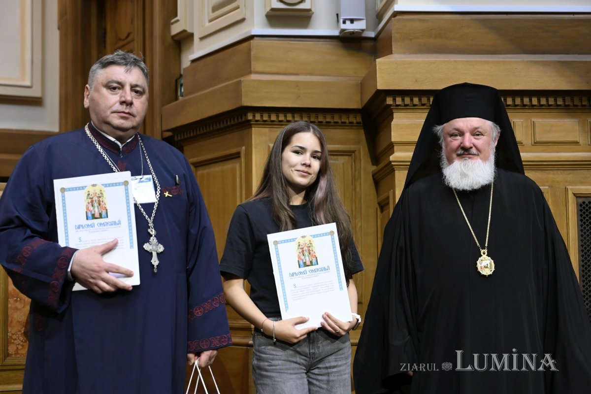 Premierea câștigătorilor concursului național catehetic la Palatul Patriarhiei 363331
