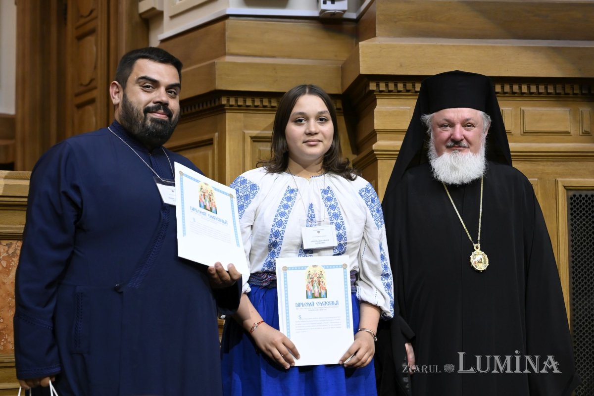 Premierea câștigătorilor concursului național catehetic la Palatul Patriarhiei 363332