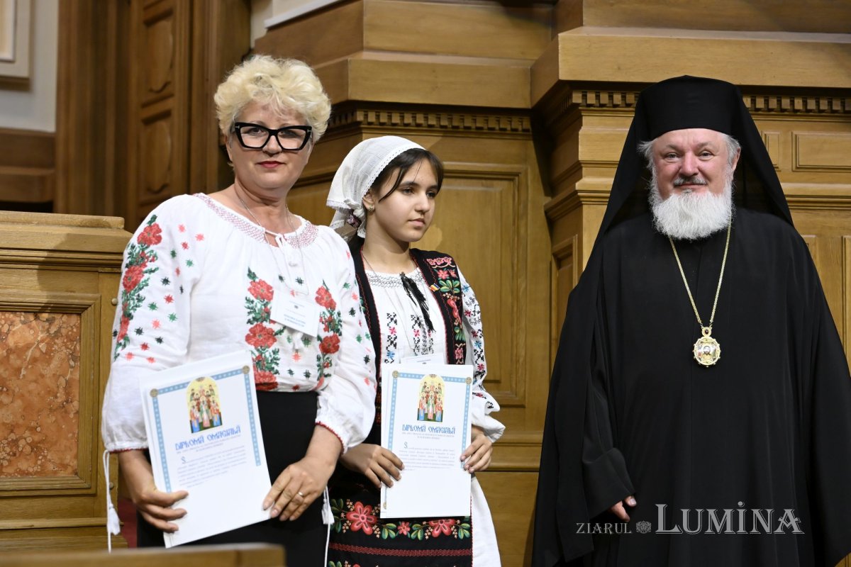 Premierea câștigătorilor concursului național catehetic la Palatul Patriarhiei 363333