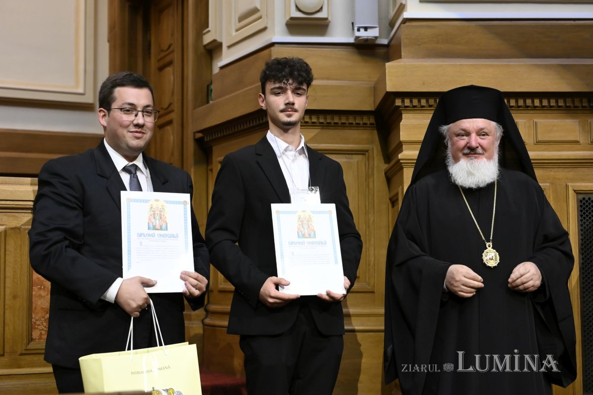 Premierea câștigătorilor concursului național catehetic la Palatul Patriarhiei 363334