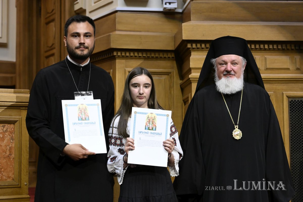Premierea câștigătorilor concursului național catehetic la Palatul Patriarhiei 363335