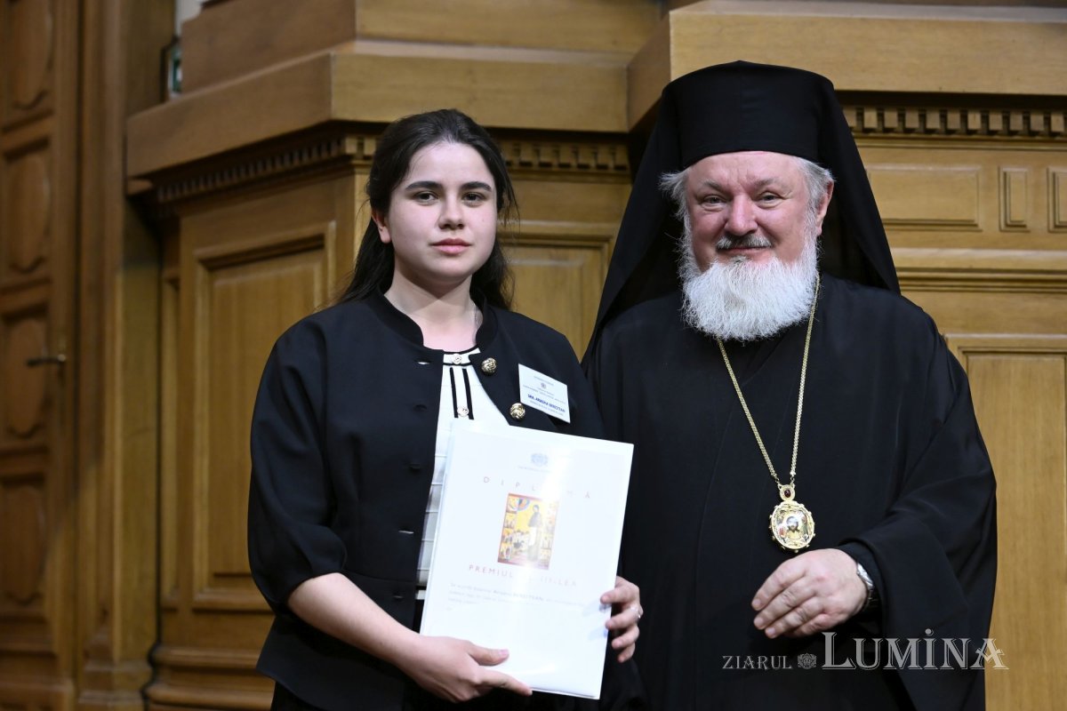 Premierea câștigătorilor concursului național catehetic la Palatul Patriarhiei 363343