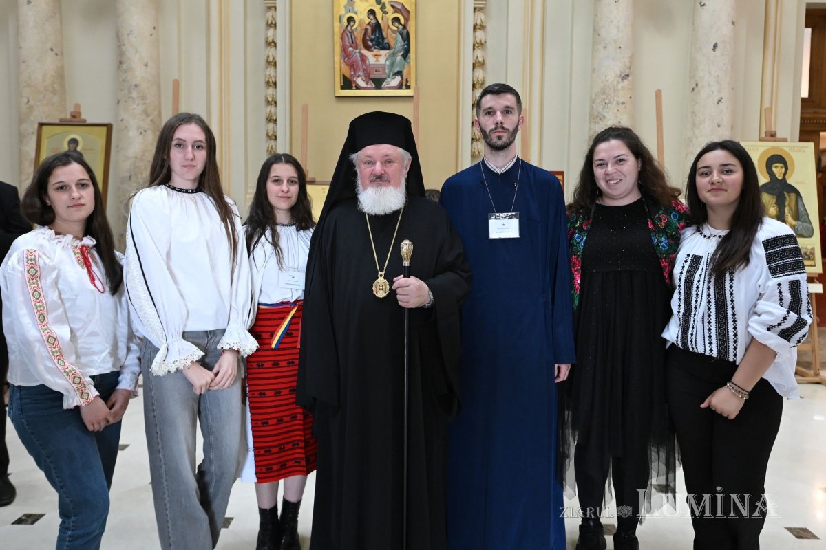 Premierea câștigătorilor concursului național catehetic la Palatul Patriarhiei 363352