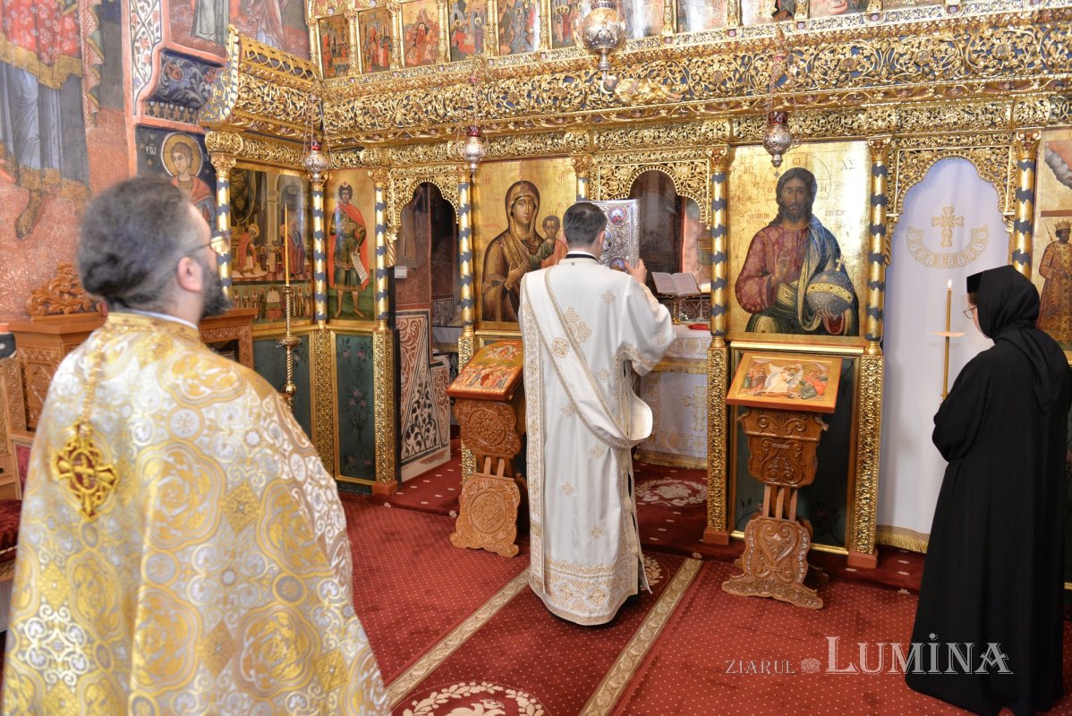 „Dreapta credință ne cheamă la dreapta viețuire” 363680
