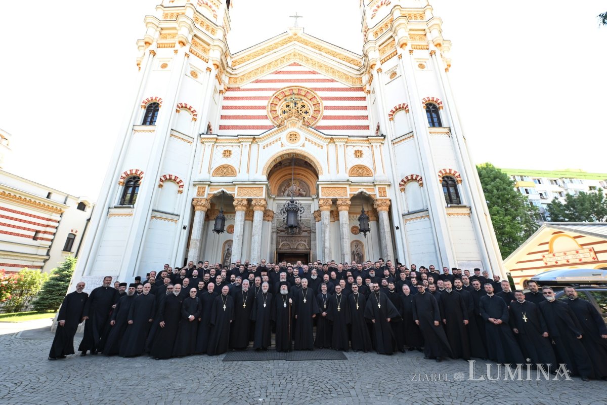 Clericii din județul Prahova s-au reunit la Palatul Patriarhiei din București 363873