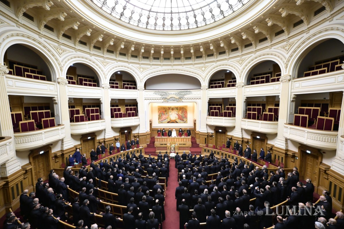 Clericii din județul Prahova s-au reunit la Palatul Patriarhiei din București 363874