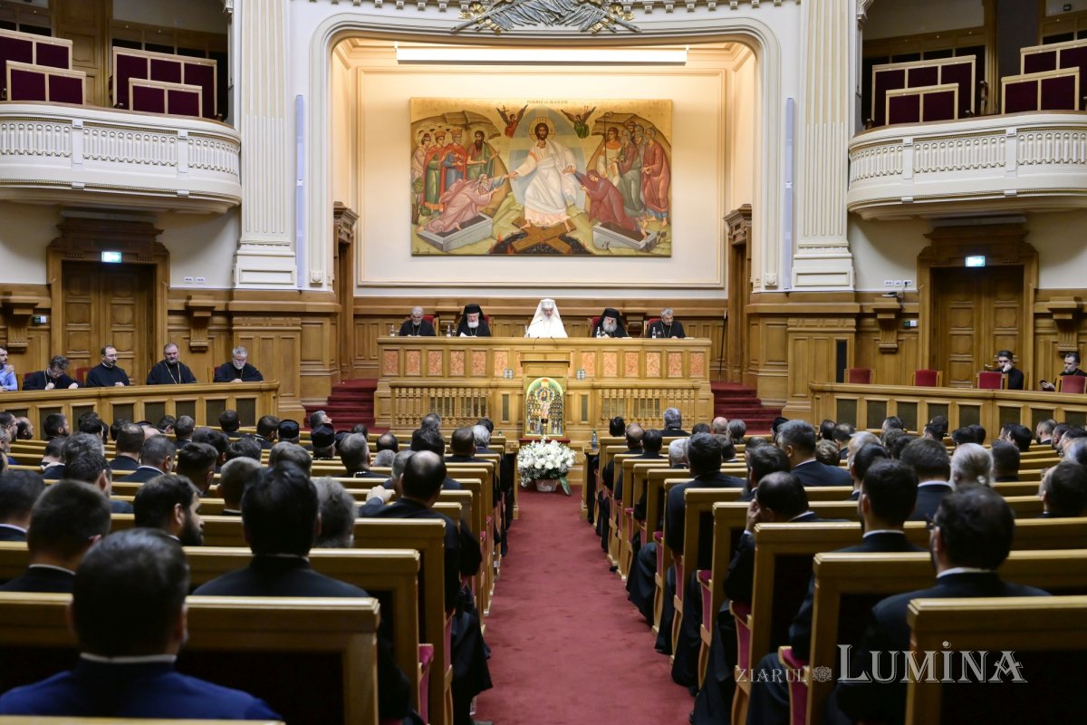 Clericii din județul Prahova s-au reunit la Palatul Patriarhiei din București 363876