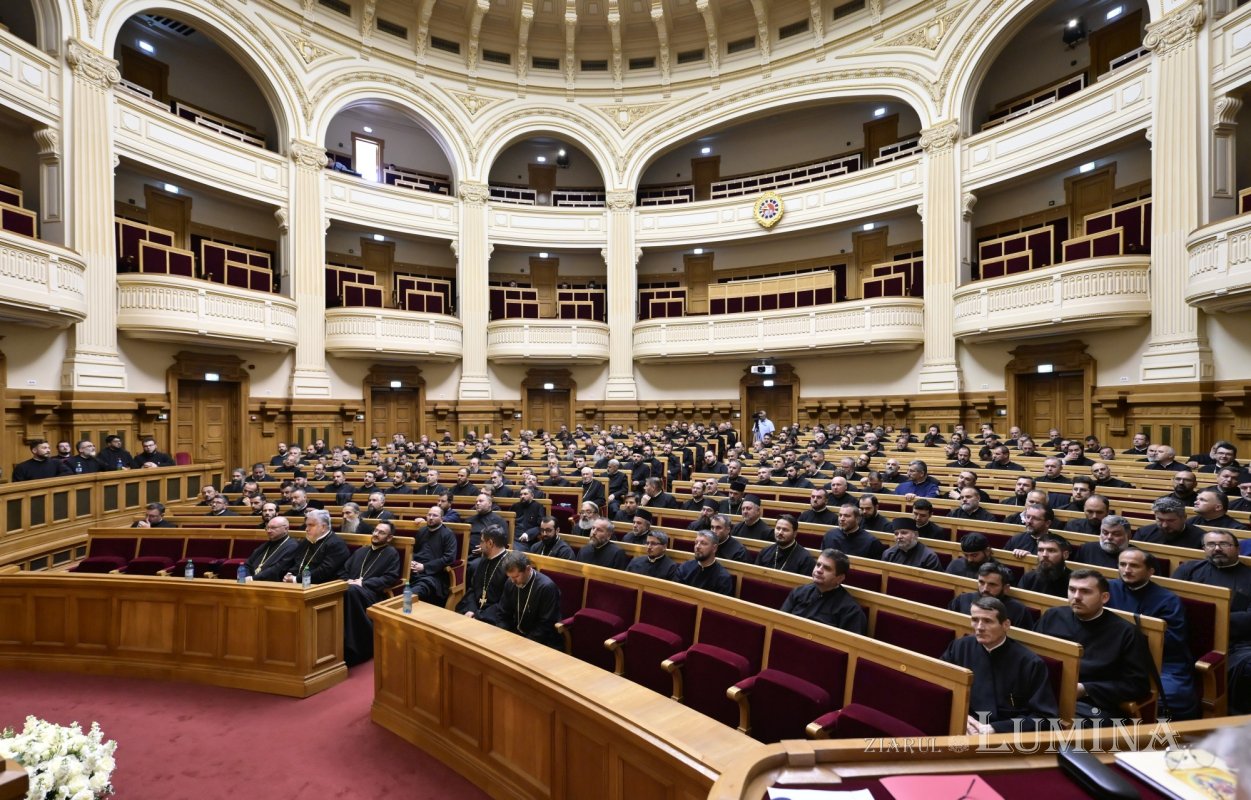 Clericii din județul Prahova s-au reunit la Palatul Patriarhiei din București 363878