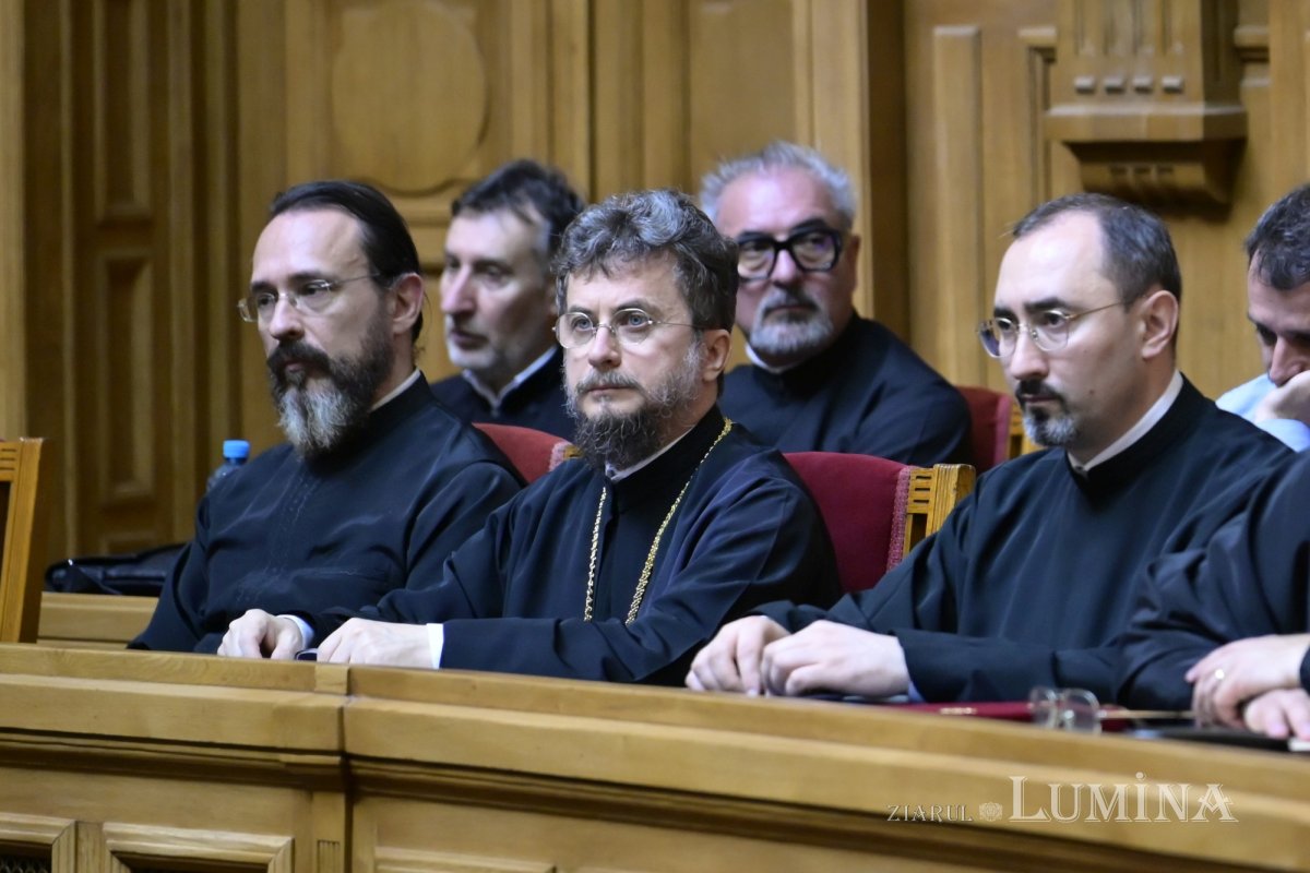 Clericii din județul Prahova s-au reunit la Palatul Patriarhiei din București 363881