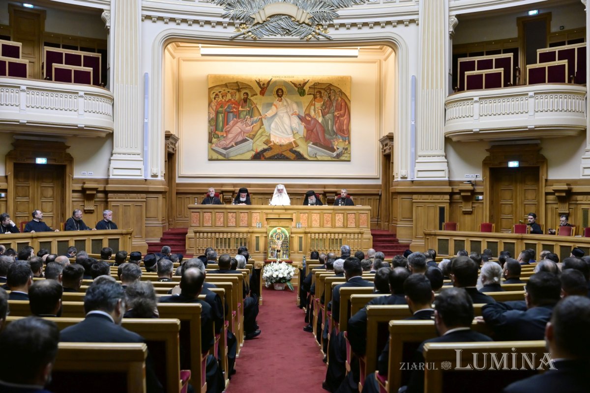 Clericii din județul Prahova s-au reunit la Palatul Patriarhiei din București 363884