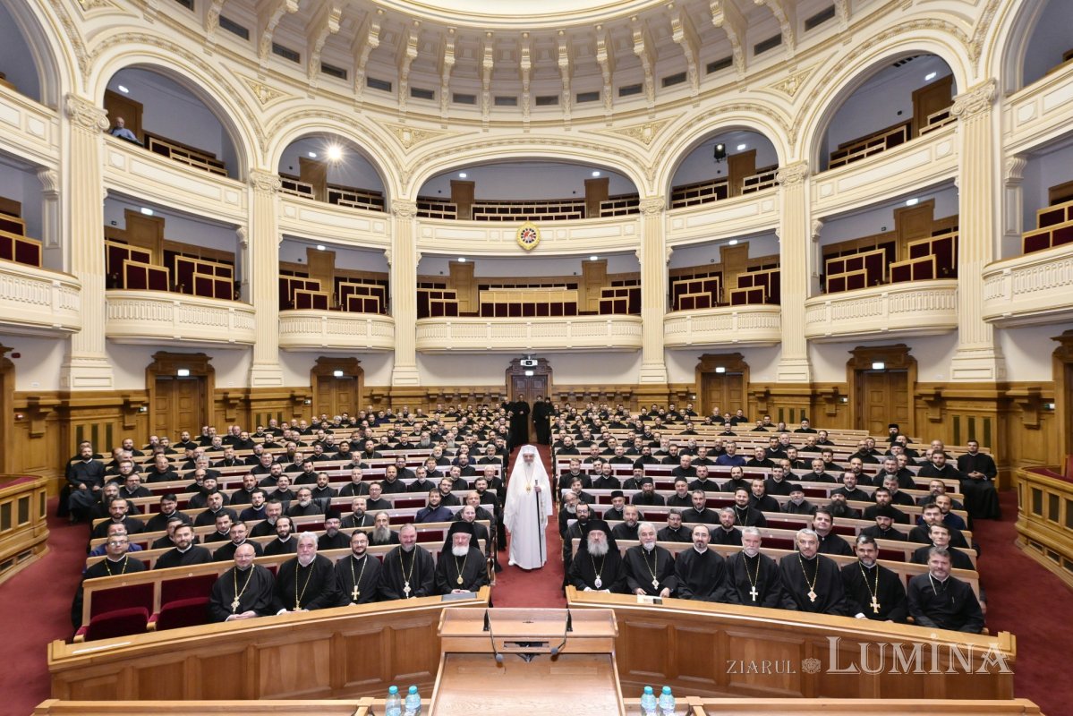 Clericii din județul Prahova s-au reunit la Palatul Patriarhiei din București 363889