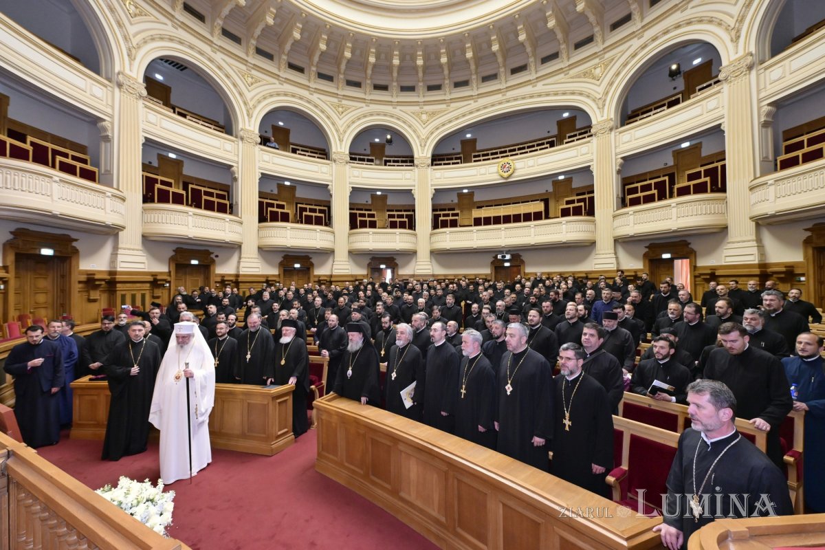 Clericii din județul Prahova s-au reunit la Palatul Patriarhiei din București 363890