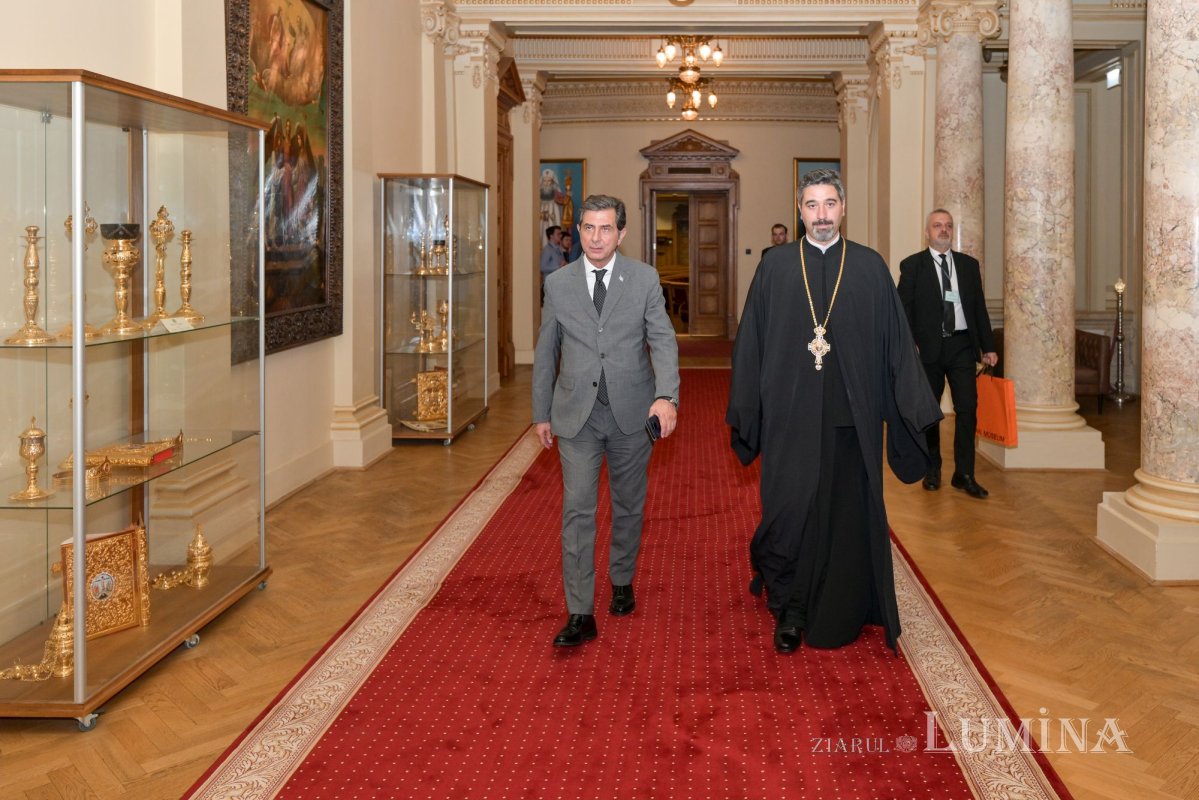 Ministrul adjunct al Macedoniei și Traciei (Grecia) în vizită la Palatul Patriarhiei 363911