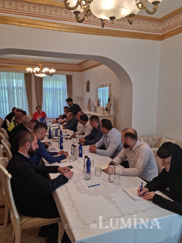 Ședință organizatorică la Mănăstirea Pasărea pentru proclamarea locală a canonizării Sfintelor Elisabeta și Filofteia 364192