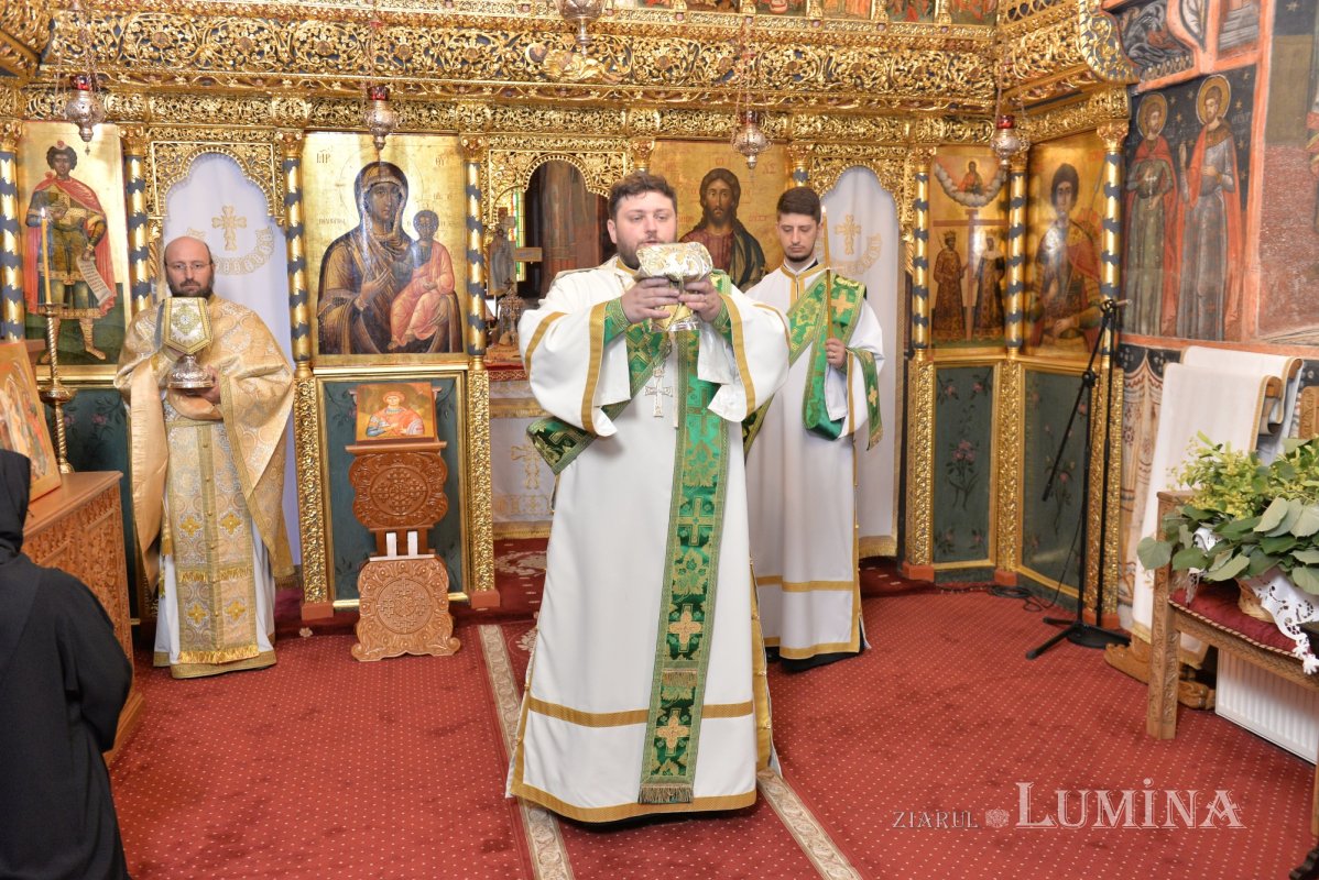 „Prin lucrarea Duhului Sfânt, omul se modelează după chipul lui Hristos” 364271