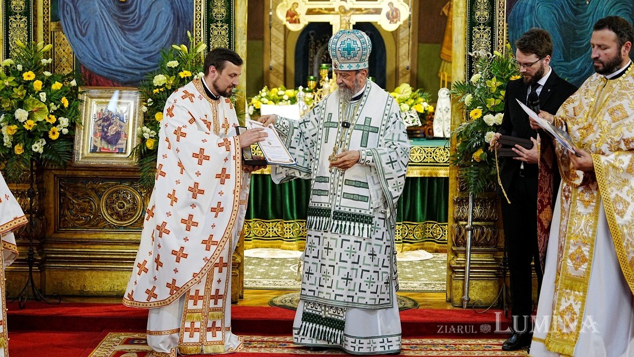 Șase arhierei au liturghisit la hramul Catedralei din Sibiu 364377