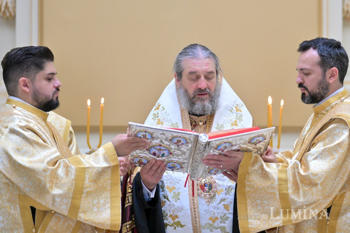 Întrunirea Sfântului Sinod la Palatul Patriarhiei 364571