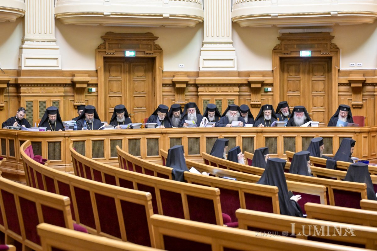 Întrunirea Sfântului Sinod la Palatul Patriarhiei 364573