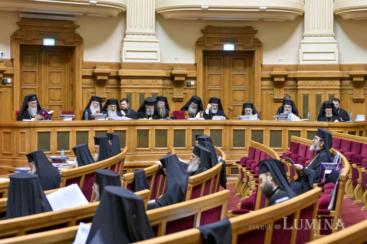Întrunirea Sfântului Sinod la Palatul Patriarhiei 364574