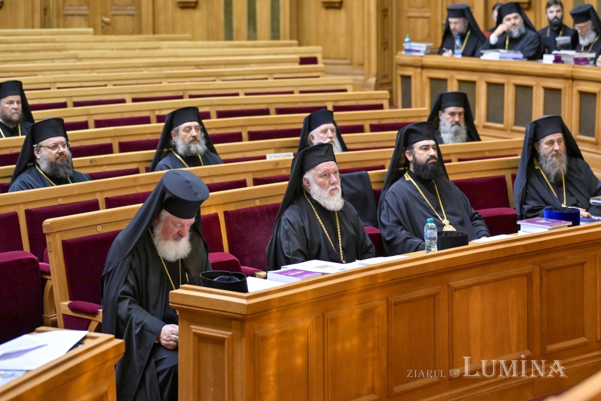 Întrunirea Sfântului Sinod la Palatul Patriarhiei 364578