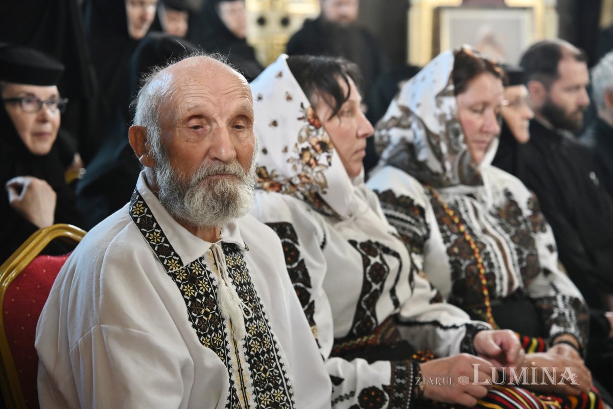 Obştea Mănăstirii Pasărea are două rugătoare în ceruri 364834