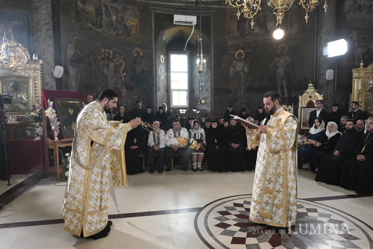 Obştea Mănăstirii Pasărea are două rugătoare în ceruri 364846