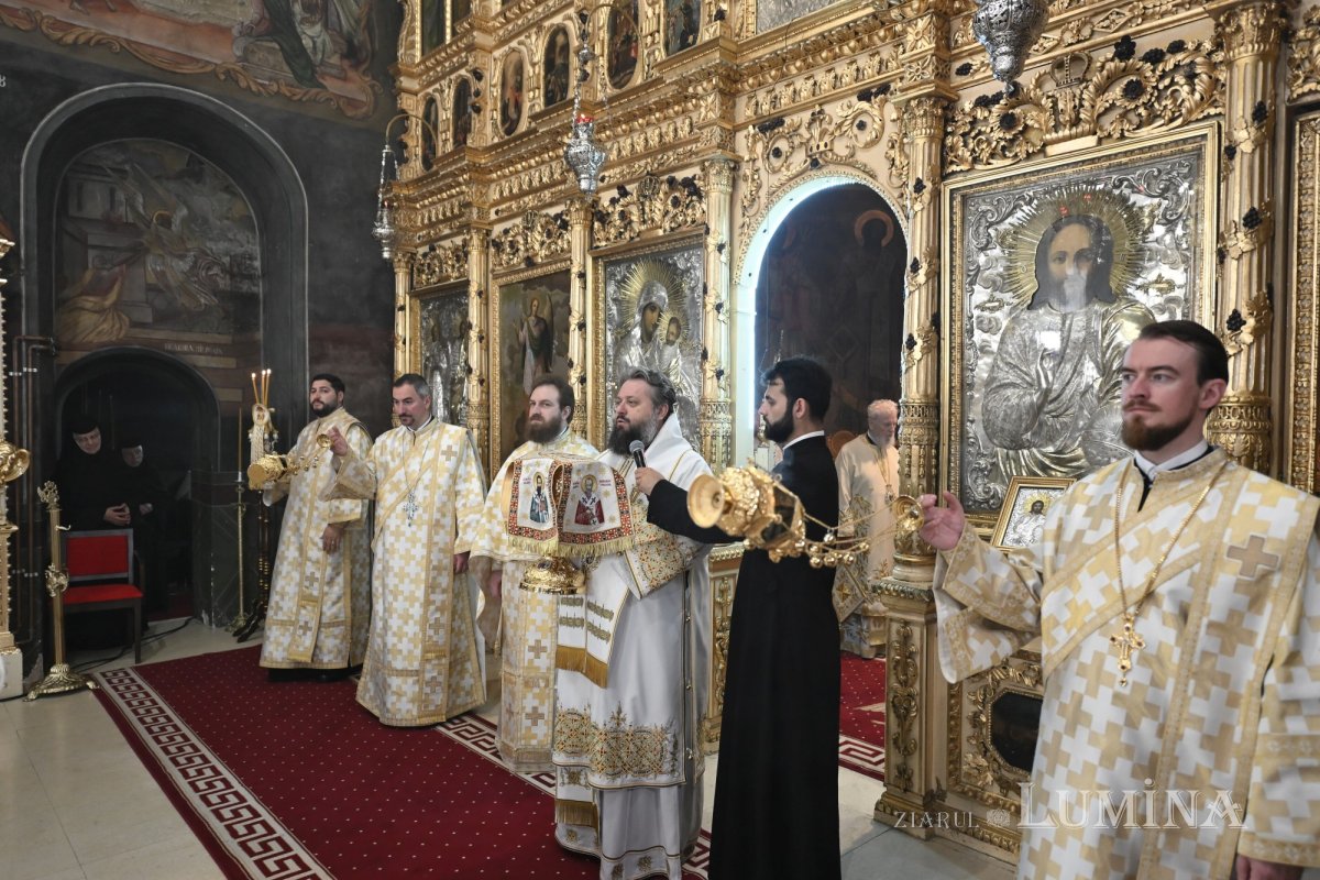 Obştea Mănăstirii Pasărea are două rugătoare în ceruri 364850
