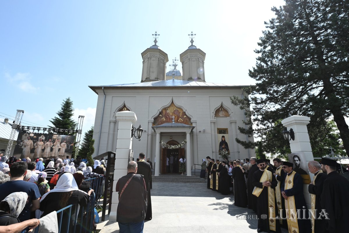 Obştea Mănăstirii Pasărea are două rugătoare în ceruri 364852